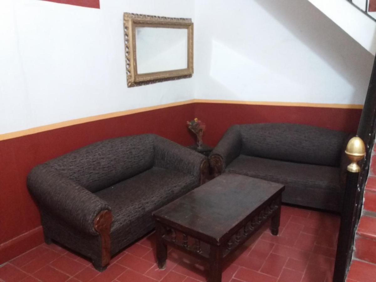De La Condesa 2*