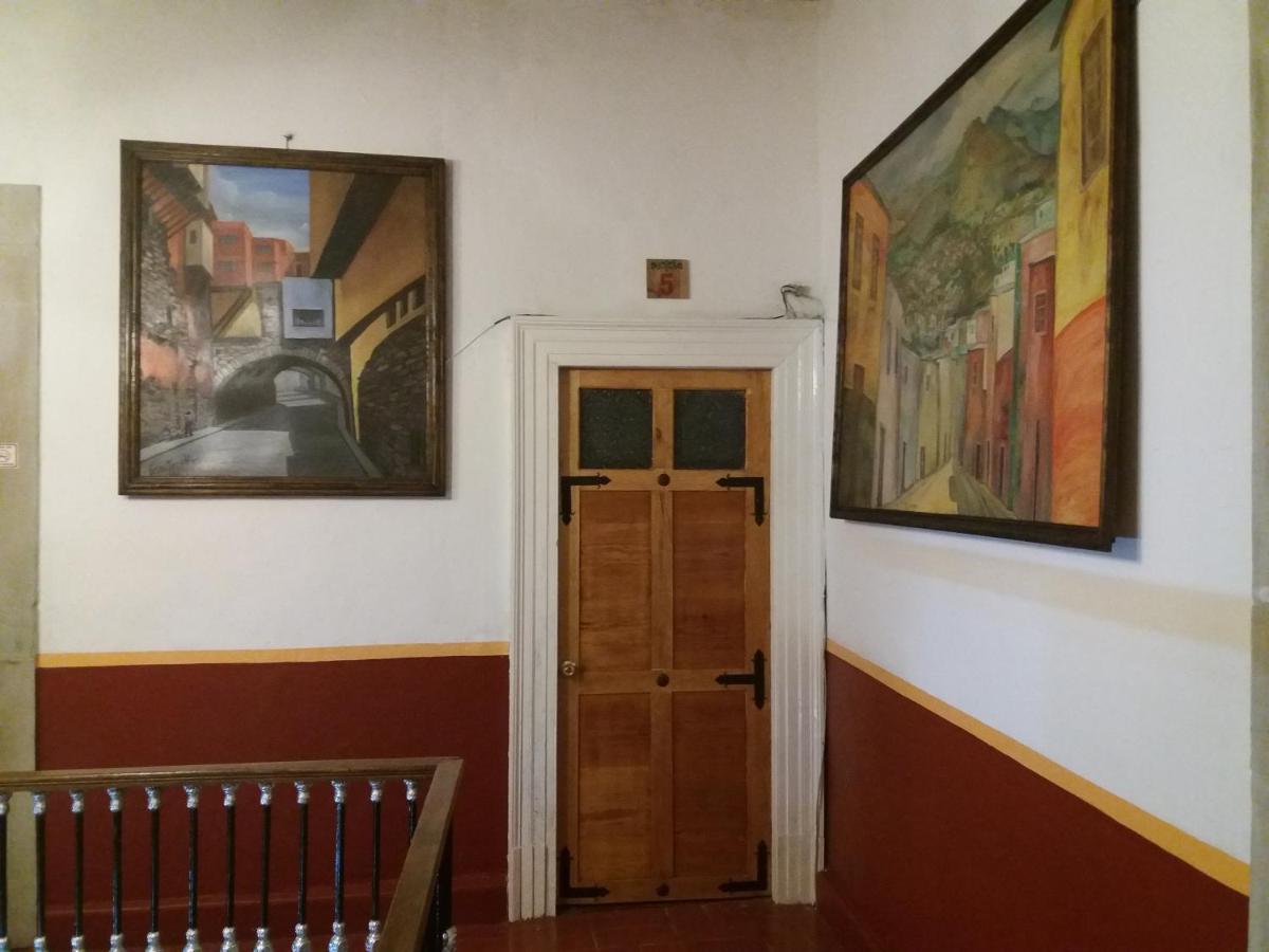 De La Condesa 2*