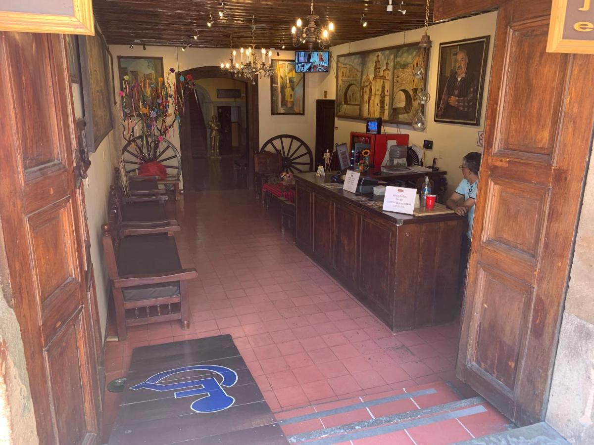 De La Condesa 2*