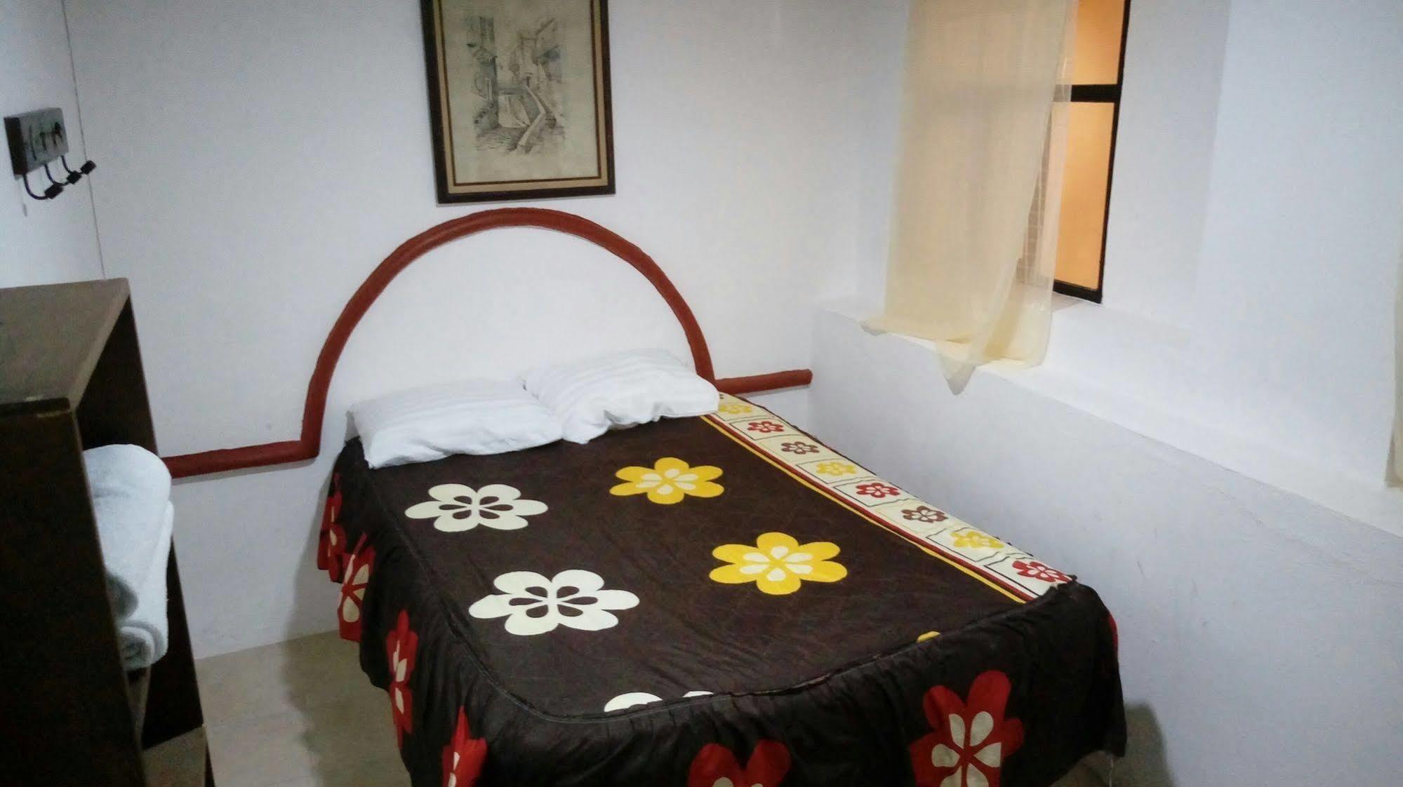 De La Condesa Hotel 2*