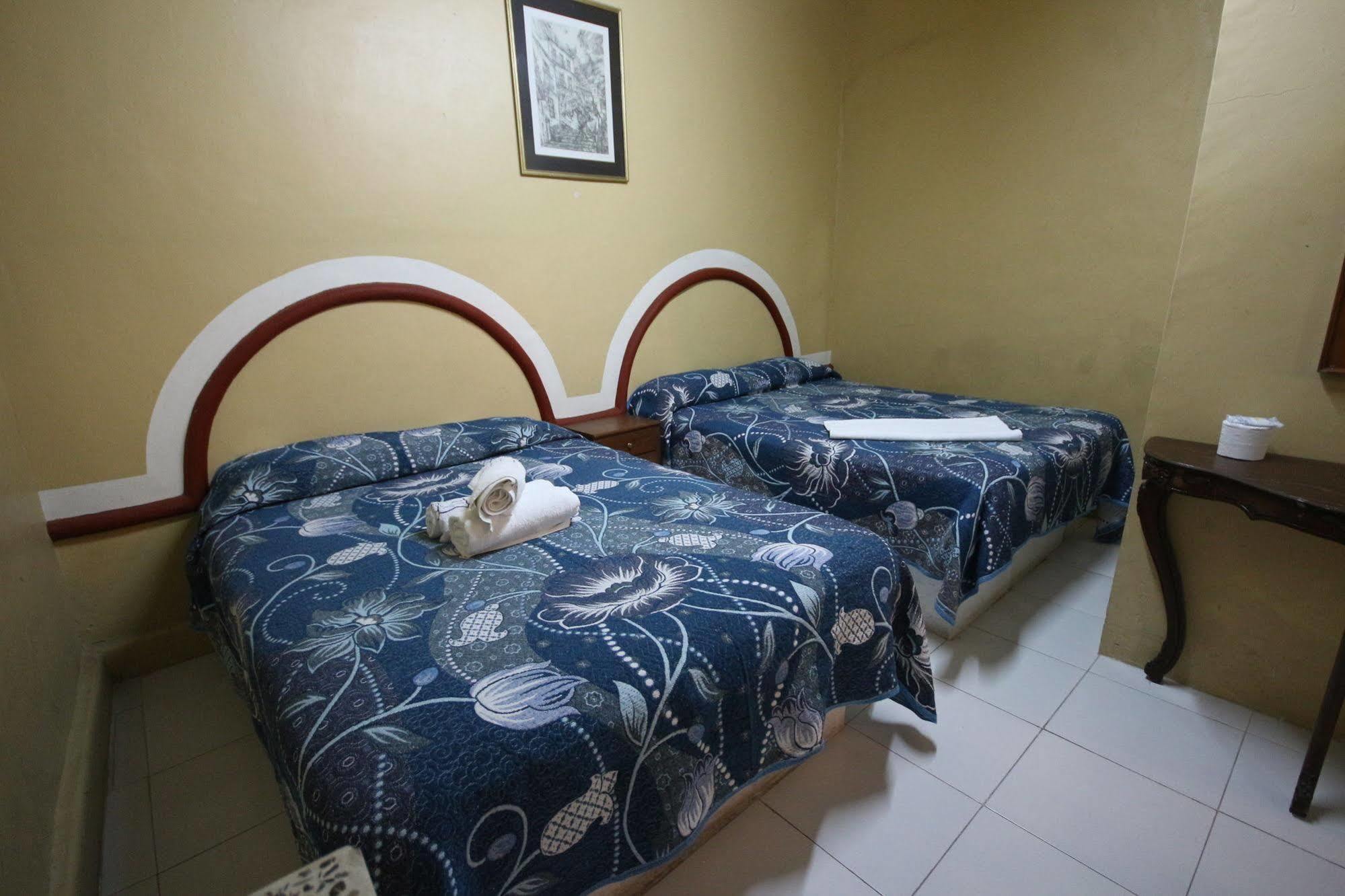 De La Condesa 2*